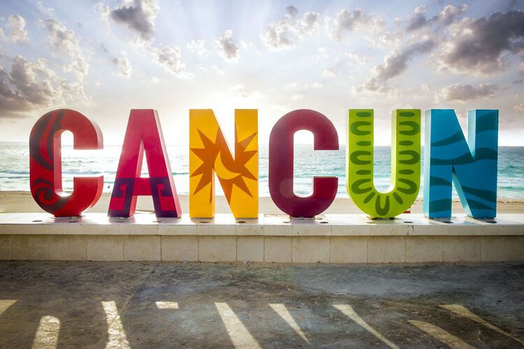 Visita Cancún mientras te hospedas en uno de nuestros lujosos resorts en Cancún-Riviera Maya